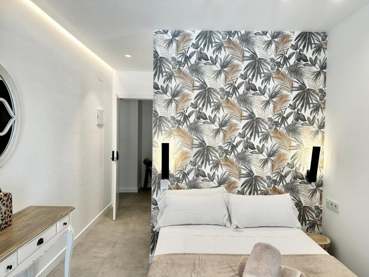 Loft 18 Beachfront Marbella Center Exterior photo