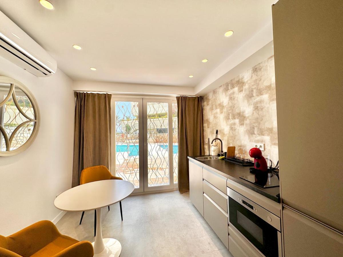 Loft 18 Beachfront Marbella Center Exterior photo