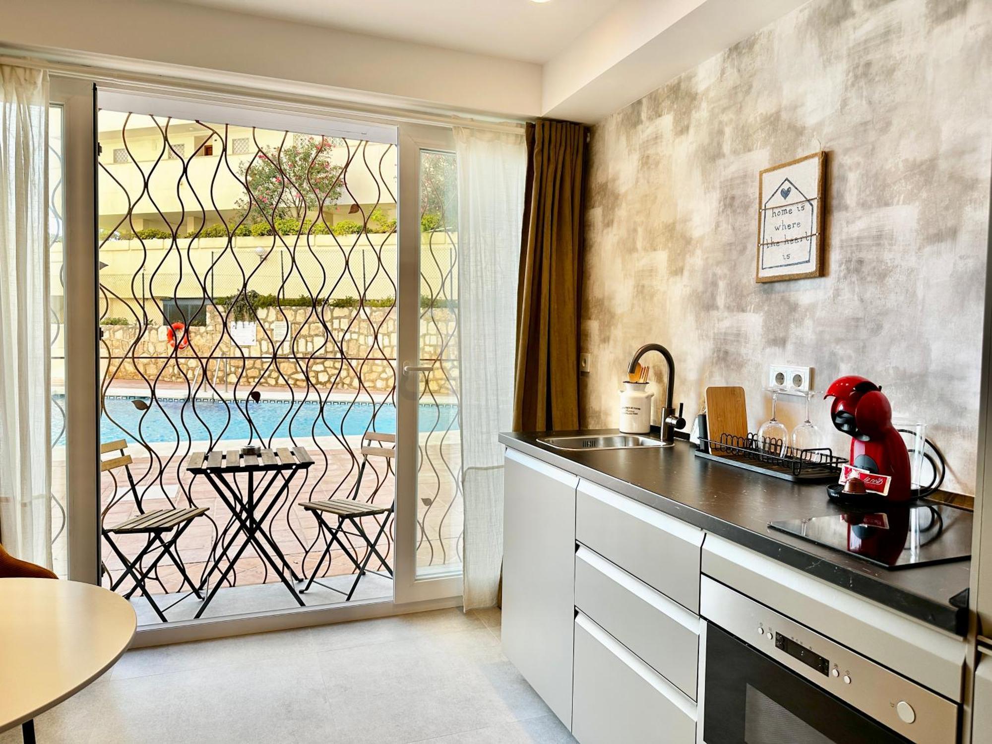 Loft 18 Beachfront Marbella Center Exterior photo