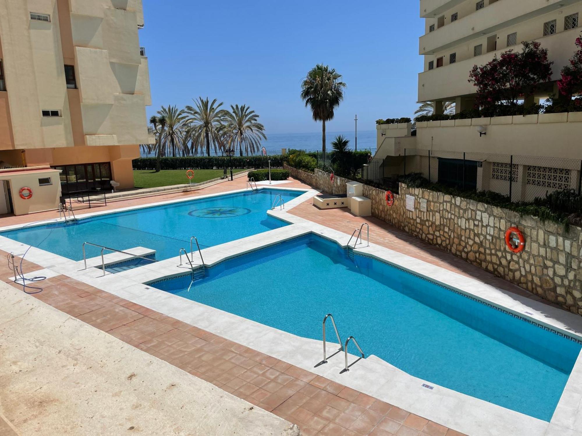 Loft 18 Beachfront Marbella Center Exterior photo
